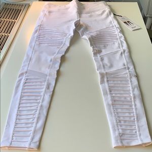 New Alo Yoga White Moto Leggings Size Medium